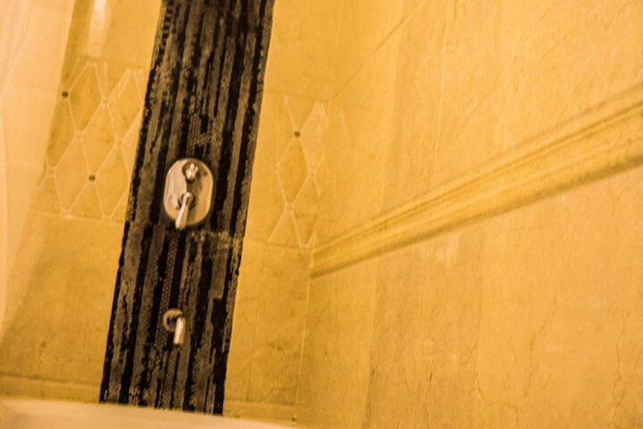 Room 15 of 100