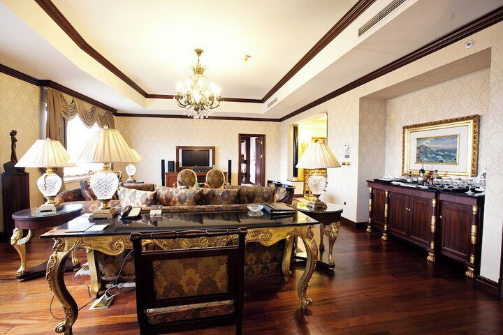 Room 8 of 362