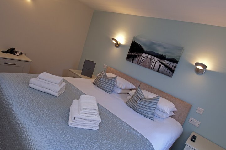 Room 6 of 44