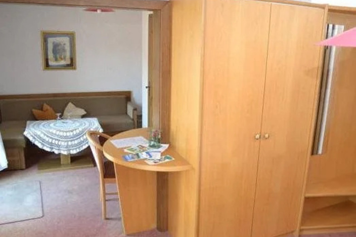 Room 3 of 17