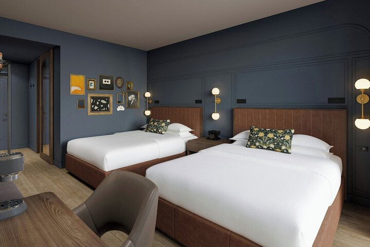 Room 5 of 9