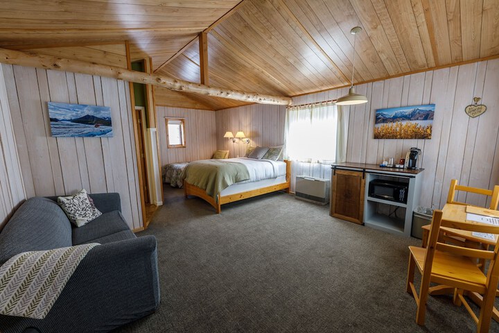 Room 13 of 23