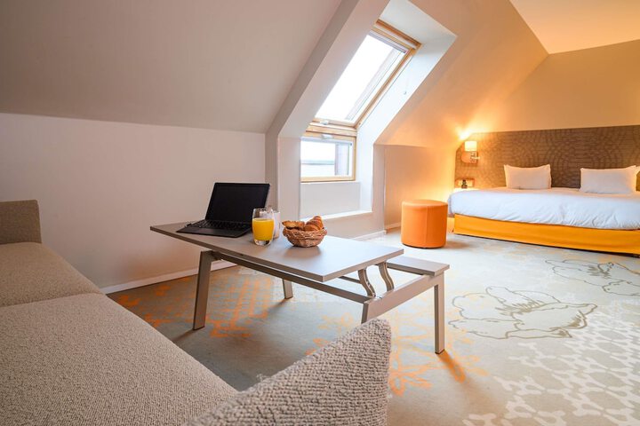 Room 20 of 182