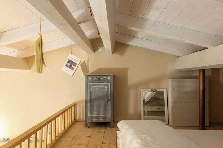 Room 65 of 164