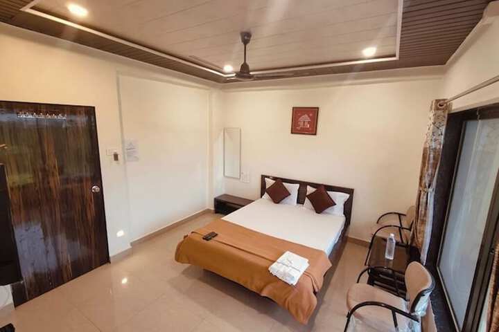 Room 7 of 31