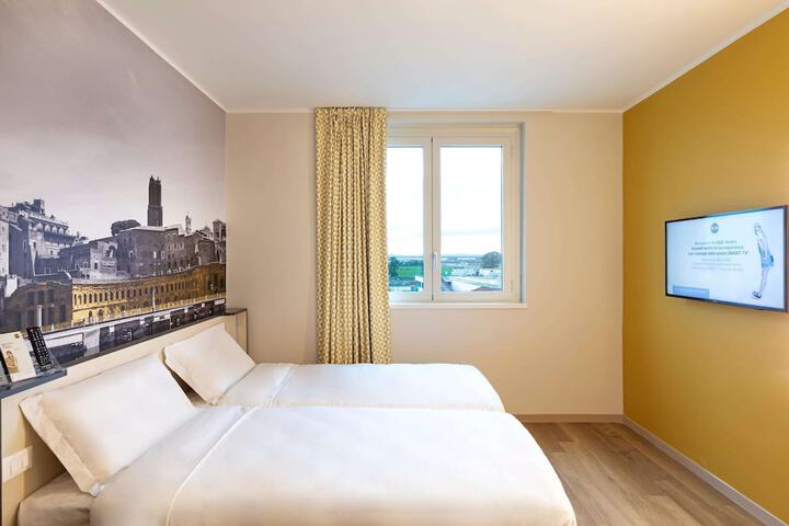 Room 26 of 53