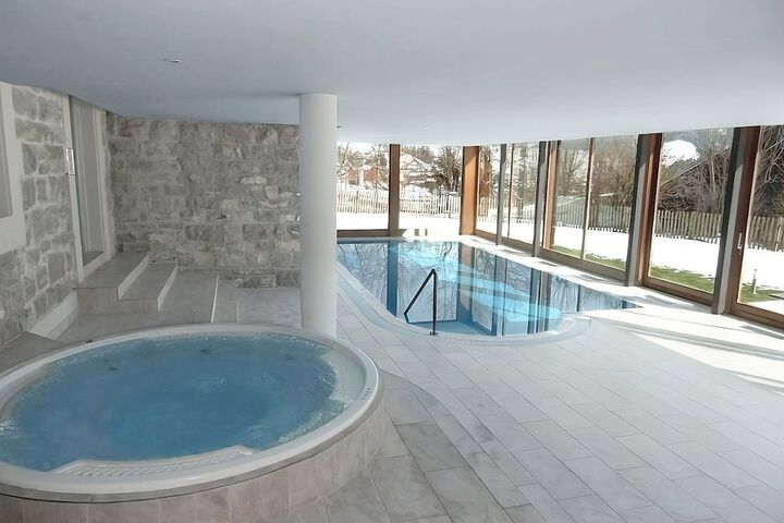 Pool 14 of 31