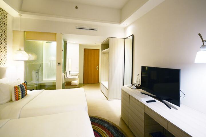 Room 10 of 52