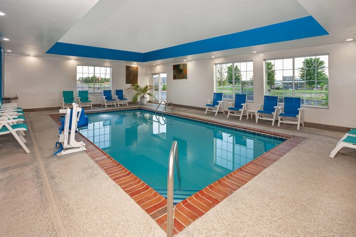 Pool 32 of 54