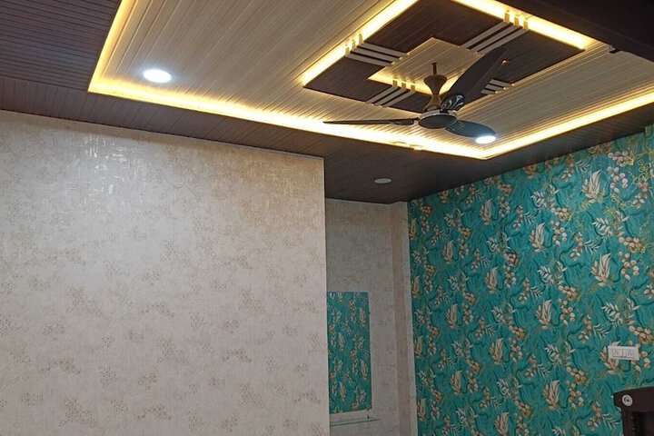 Room 4 of 15