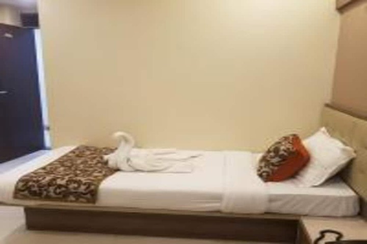 Room 17 of 25