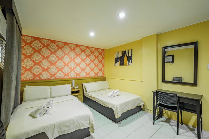Room 14 of 28