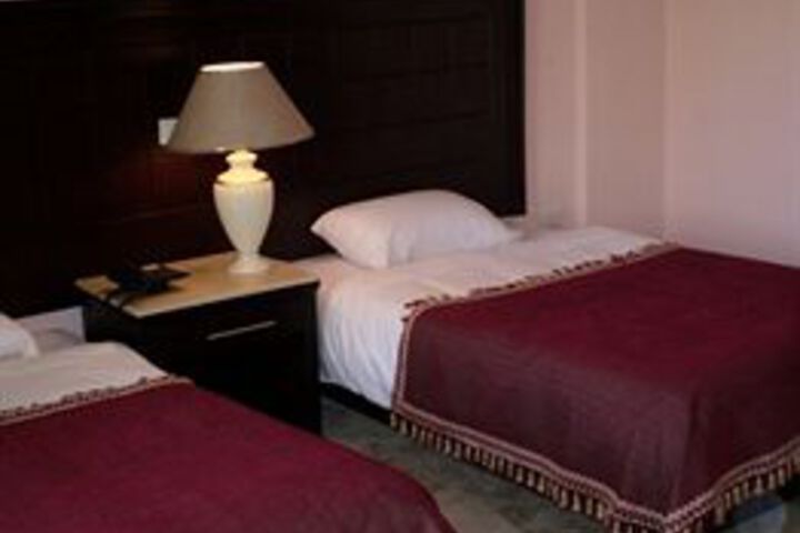 Room 28 of 49