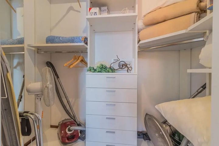 Room 4 of 19