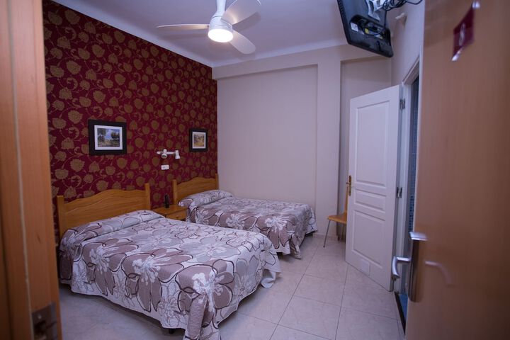 Room 4 of 20