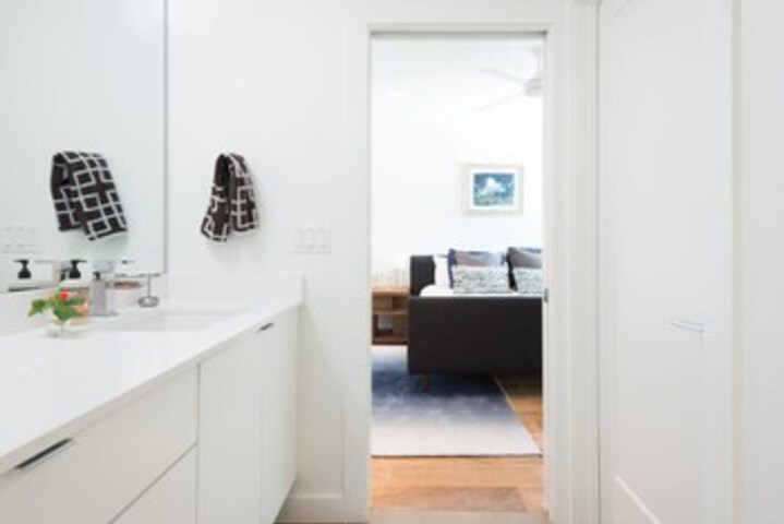 Room 32 of 40