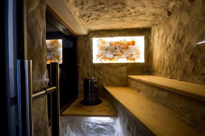 Room 17 of 31