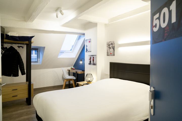 Room 74 of 112