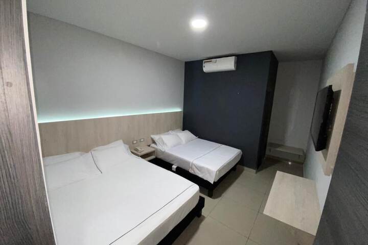 Room 4 of 9