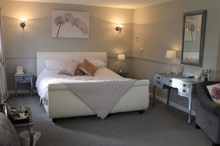 Room 7 of 32