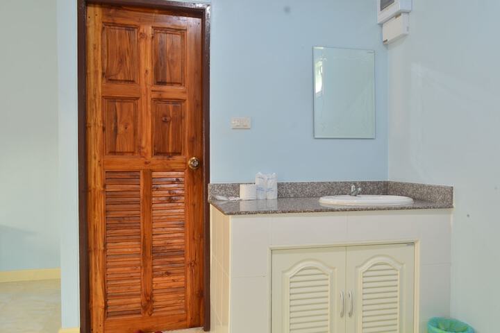 Room 5 of 32