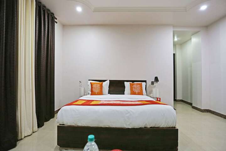 Room 12 of 20