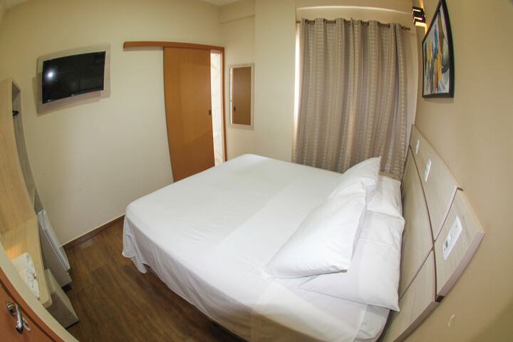 Room 26 of 77