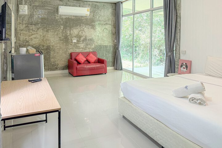 Room 33 of 74