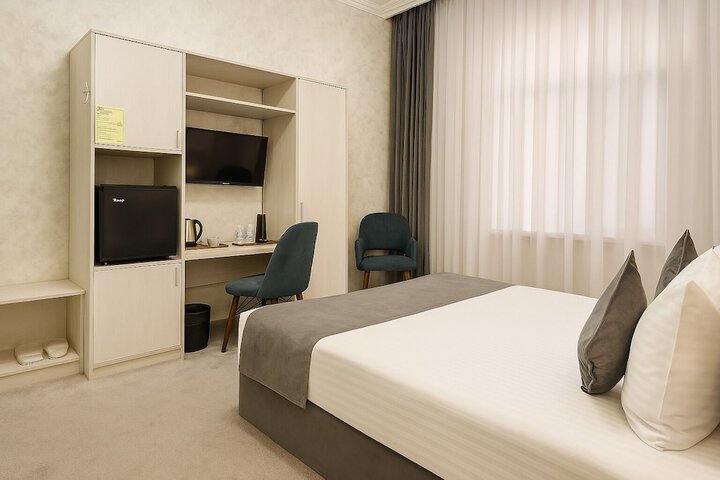 Room 16 of 74