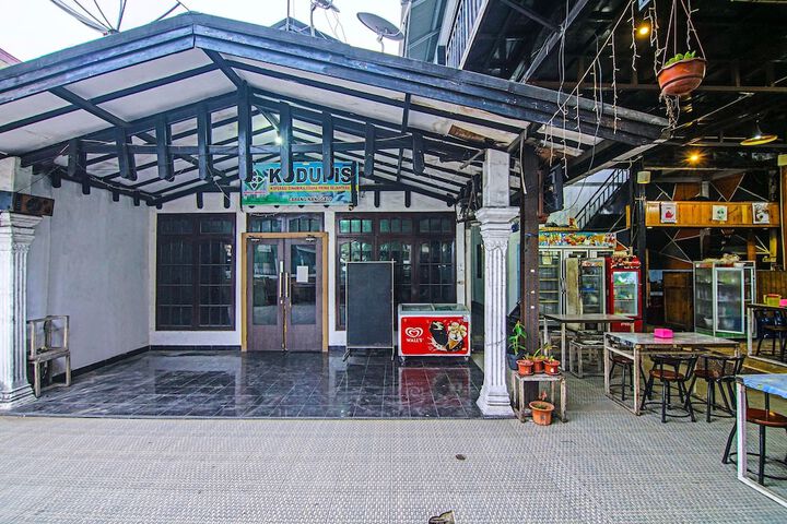 Exterior of OYO 91730 De Mande Homestay Syariah