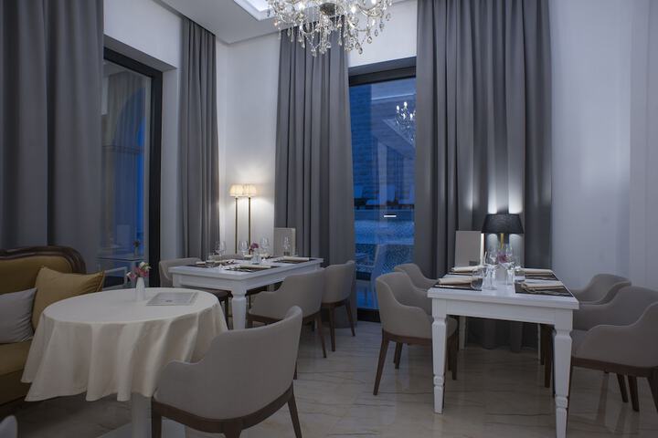 Dining 53 of 69