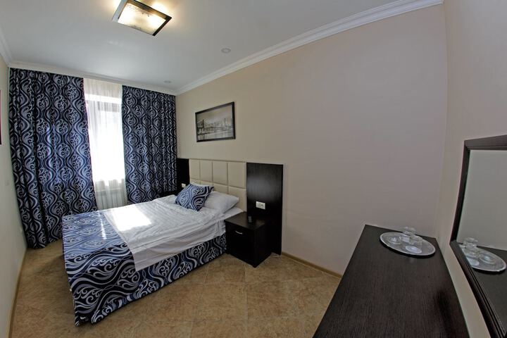 Room 3 of 35