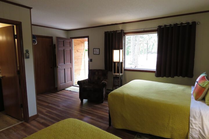 Room 6 of 183