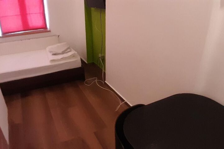 Room 60 of 86