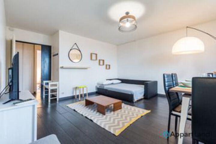 Room 17 of 22