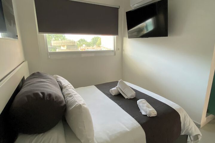 Room 13 of 28