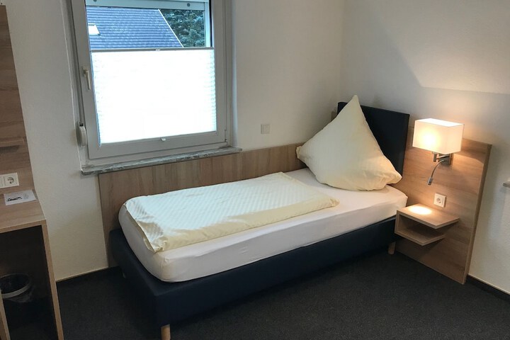 Room 4 of 30