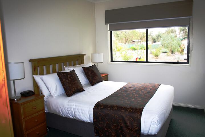 Room 6 of 24