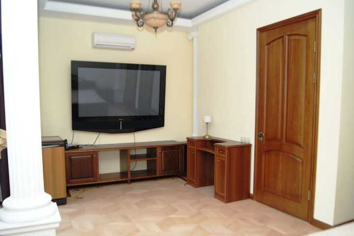 Room 5 of 23