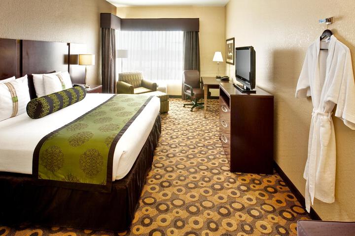 Standard Room, King or Two Doubles (1 of 2)