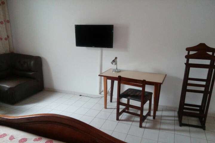 Room 7 of 11