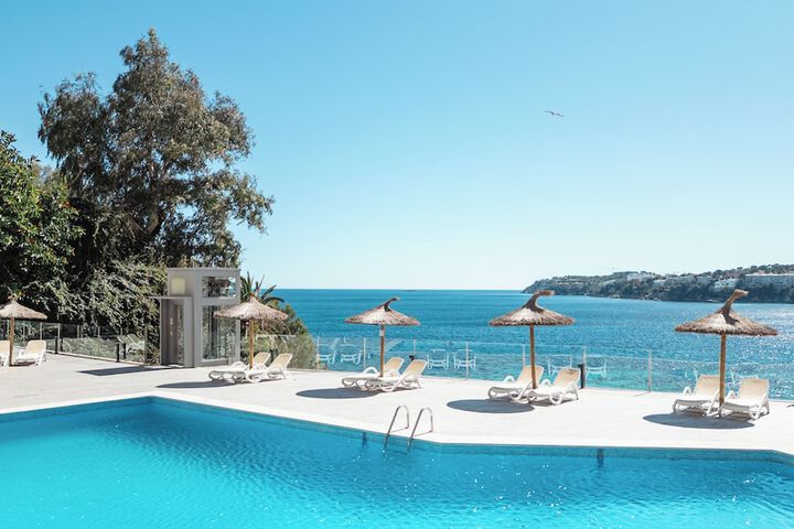 Pools & Facilities