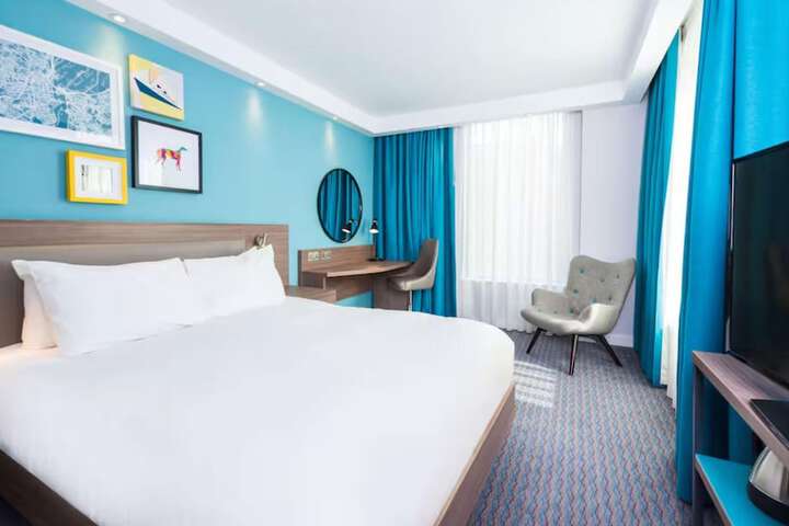 Room 33 of 67