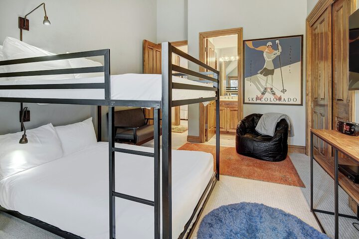 Room 85 of 493