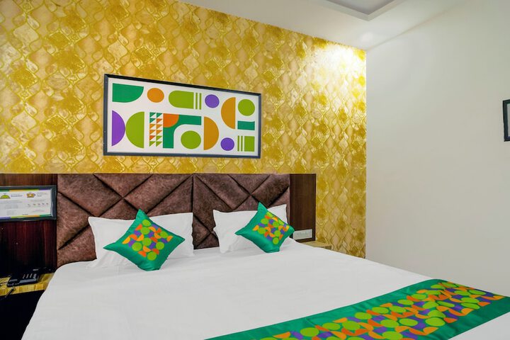 Room 11 of 41