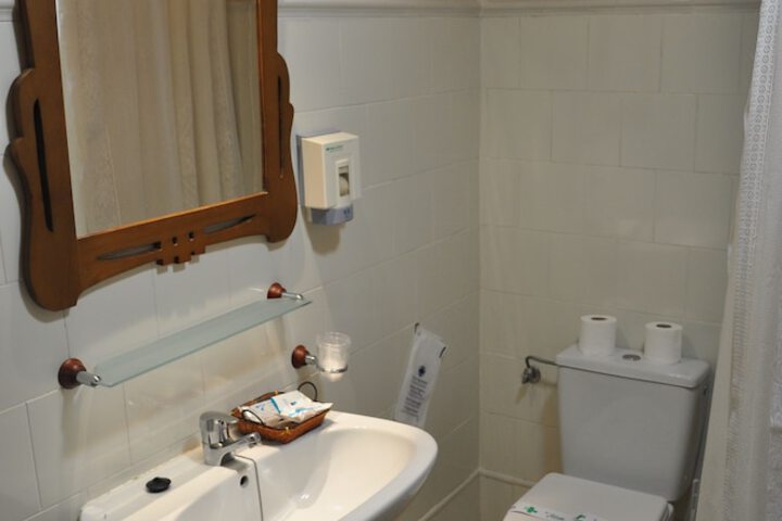 Room 15 of 38