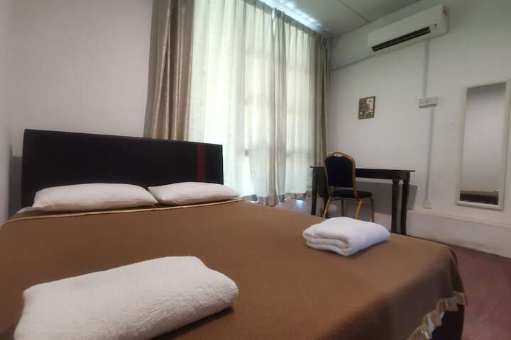 Room 16 of 23