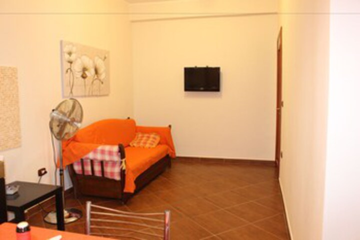 Room 5 of 11