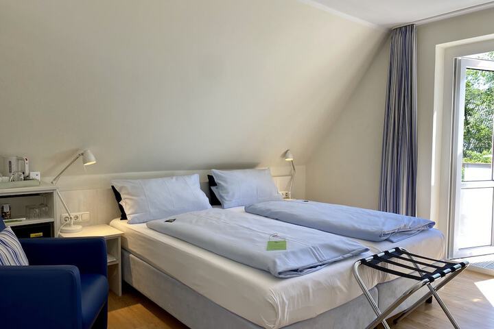 Room 15 of 34
