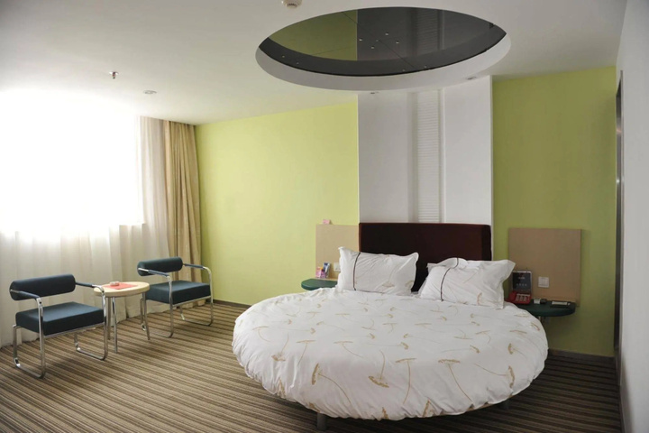Room 3 of 19